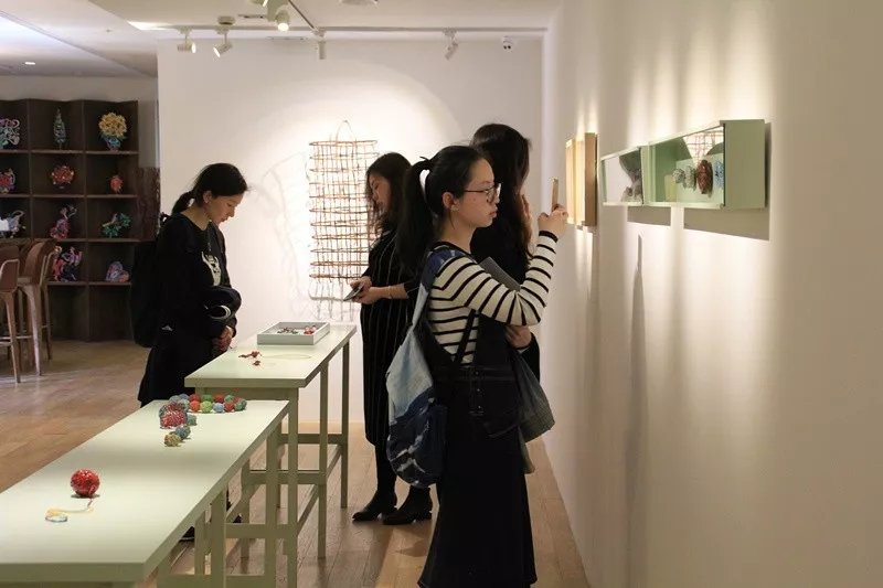 AIVA的預(yù)科小朋友們參觀FROOTS植根花實藝術(shù)空間